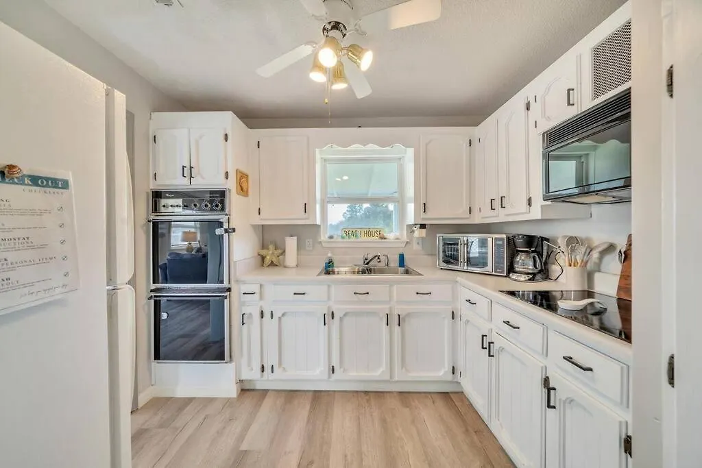Дом отдыха Nearby Beach L Friends & Family L Pet-Friendly Панама-Сити